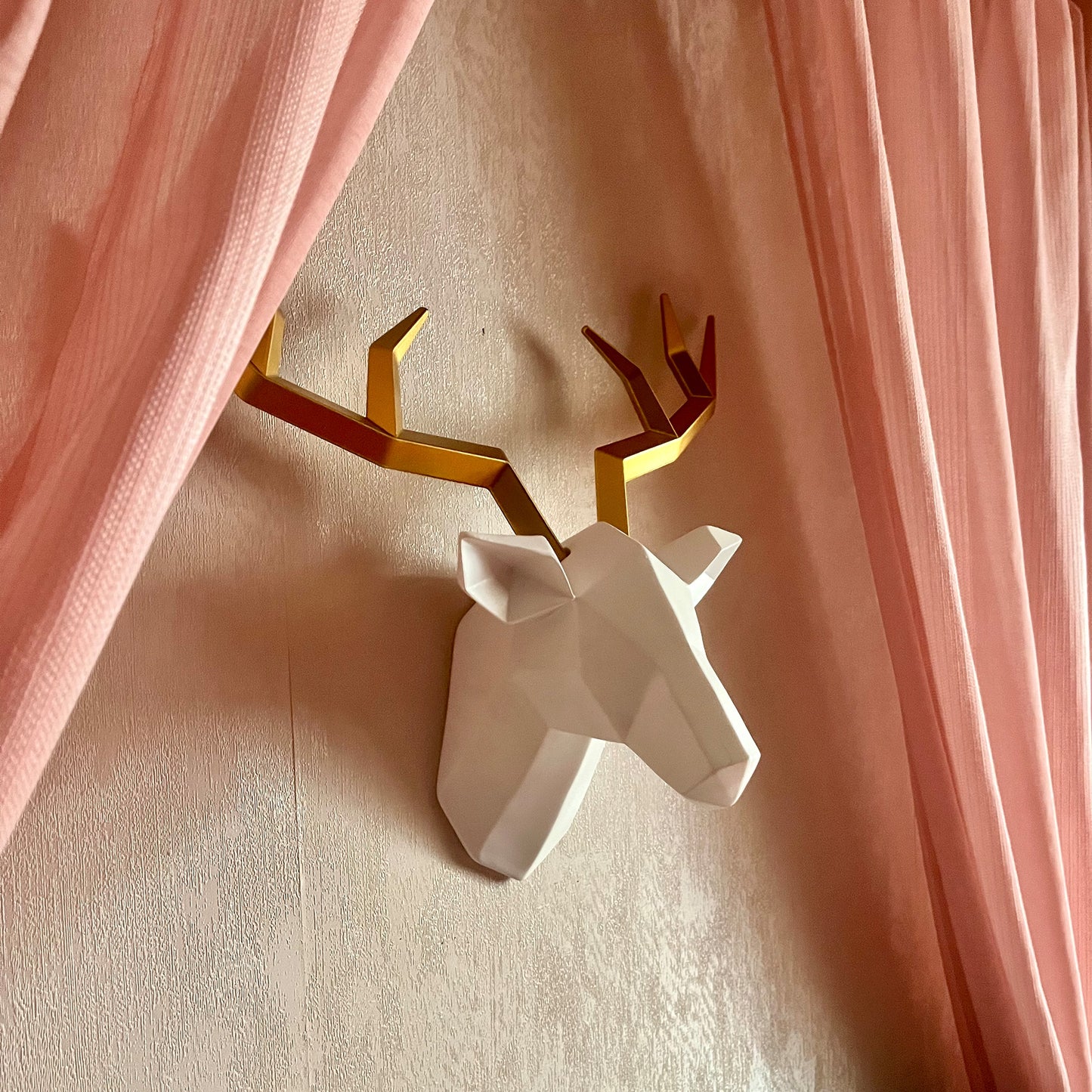 Décoration Murale Design - Tête de Cerf Géométrique