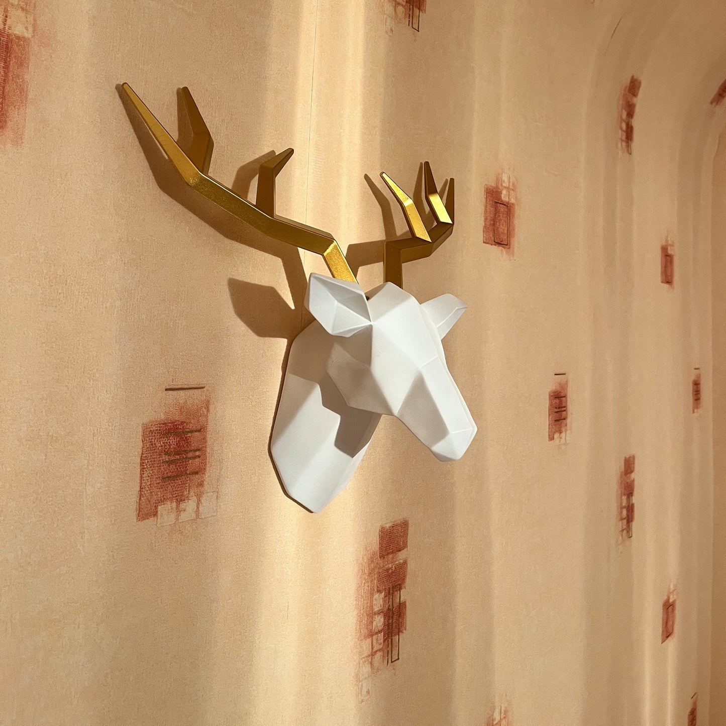 Décoration Murale Design - Tête de Cerf Géométrique