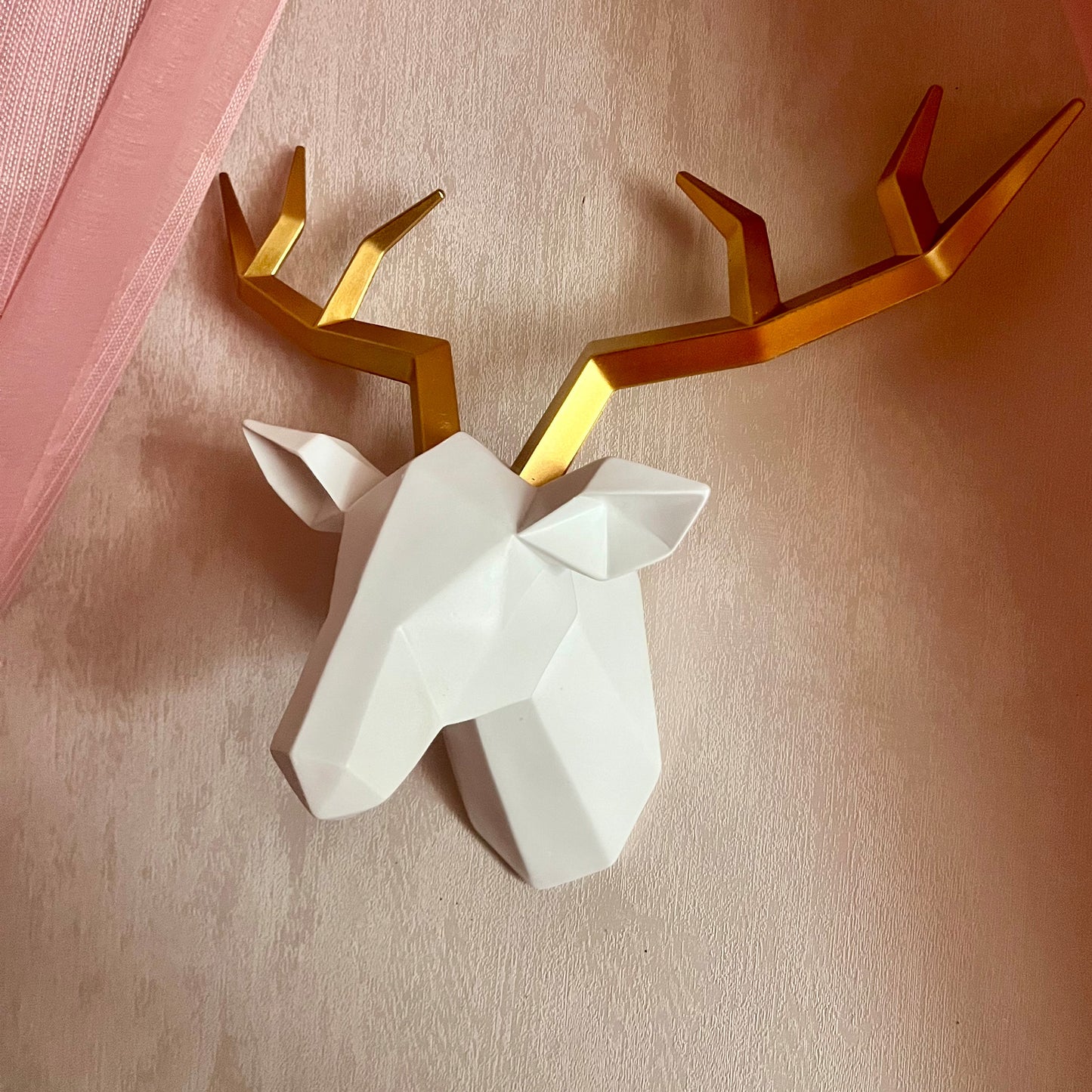 Décoration Murale Design - Tête de Cerf Géométrique